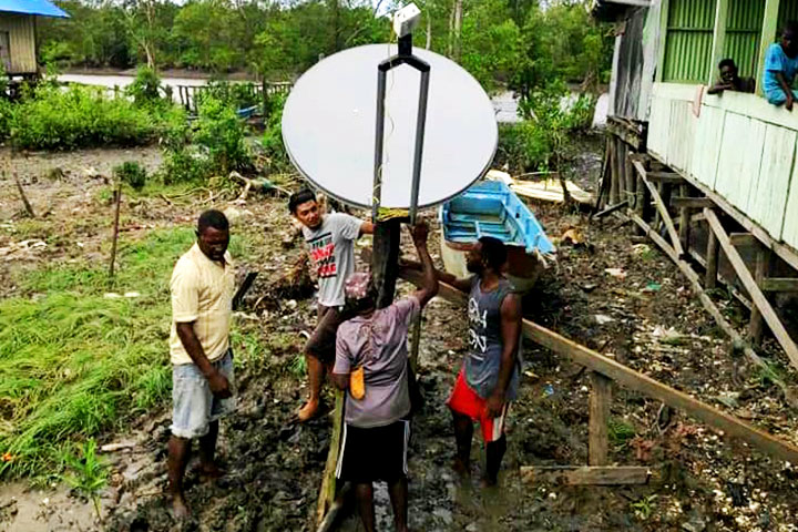 In frame: Internet installation process by V-ber Home | Source: Fuad Rifai