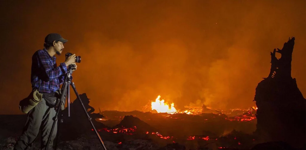 Ulet Ifansasti photographing the wildfire in Central Kalimantan in 2019 | Photo: Fully Syafi.