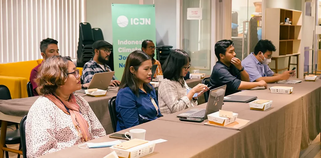 eight selected Indonesian climate journalist sitting during a workshop session