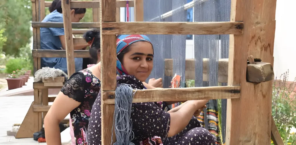 Uzbekistan women weaving