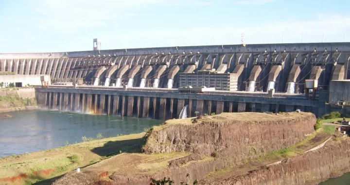 Itaipu dam located between Paraguay and Brazil