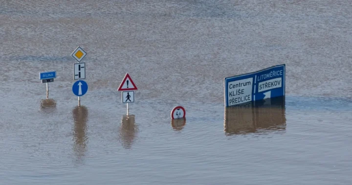 traffic sign underwater