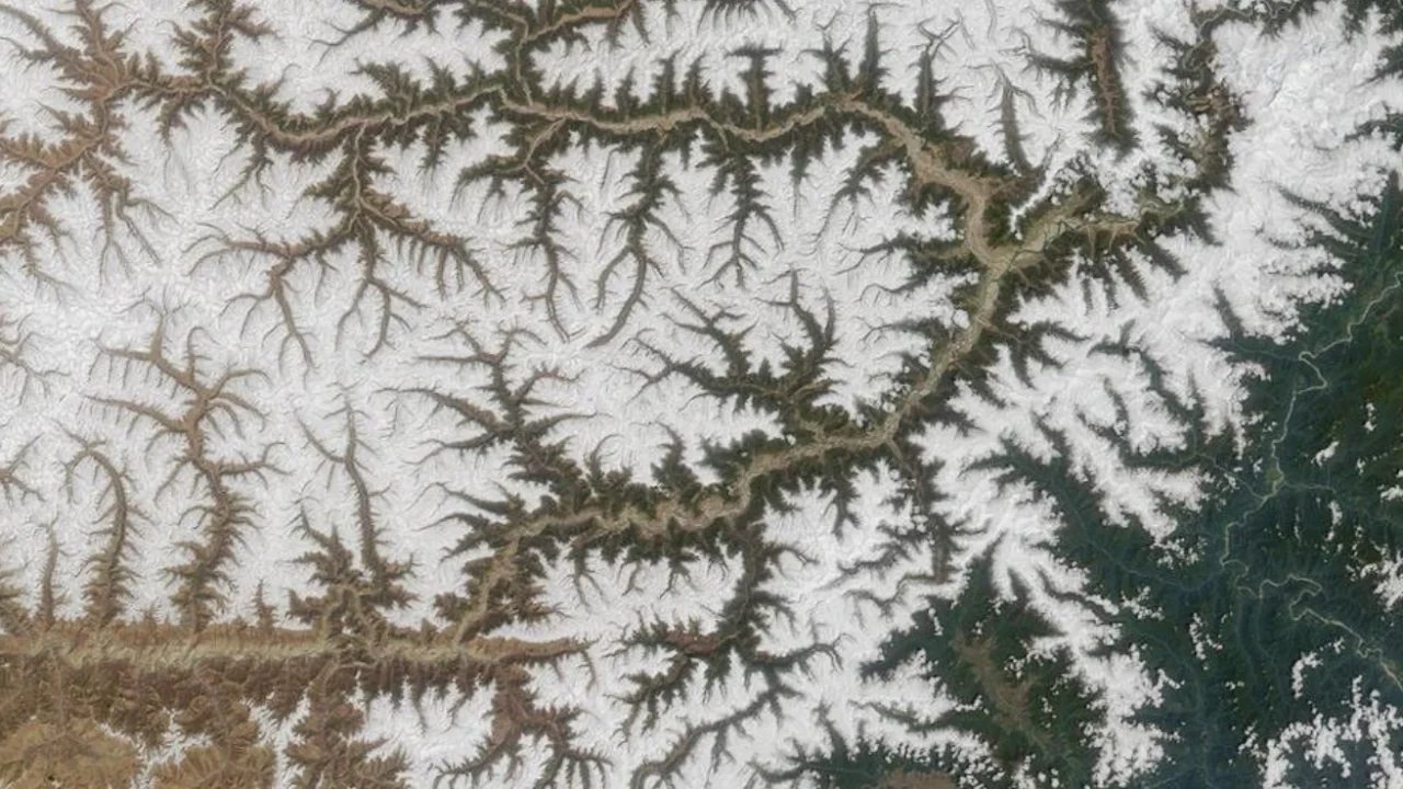 Yarlung Tsangpo as it courses through the Tibetan Autonomous Region of China taken from above